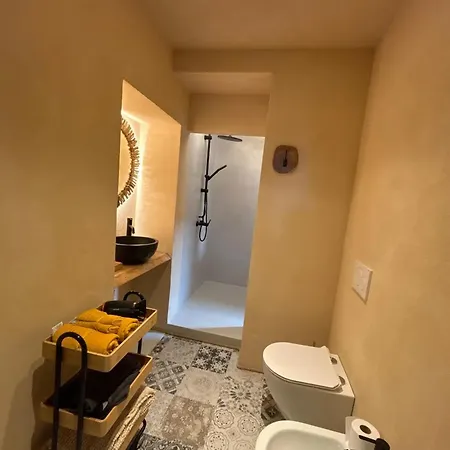 Apartman In Tapigliano With Garden And Parking